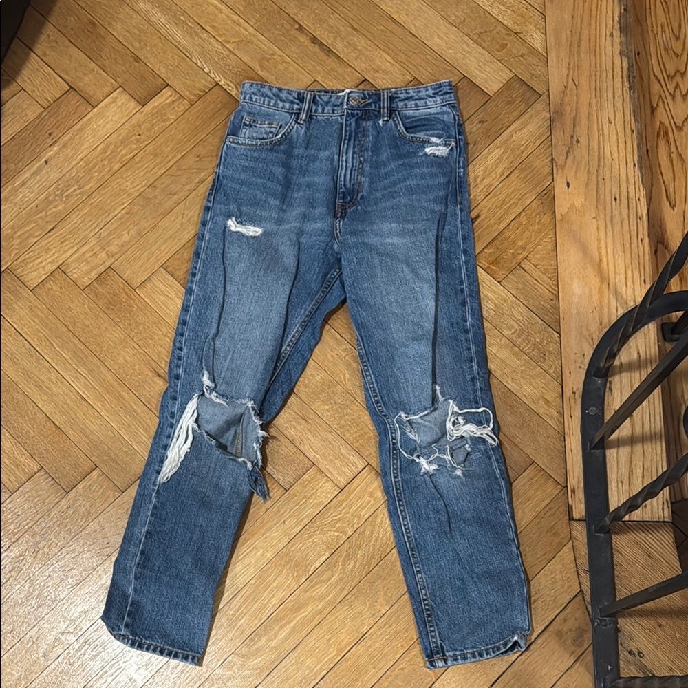 Zara Women’s Distressed High Rise Blue Jeans